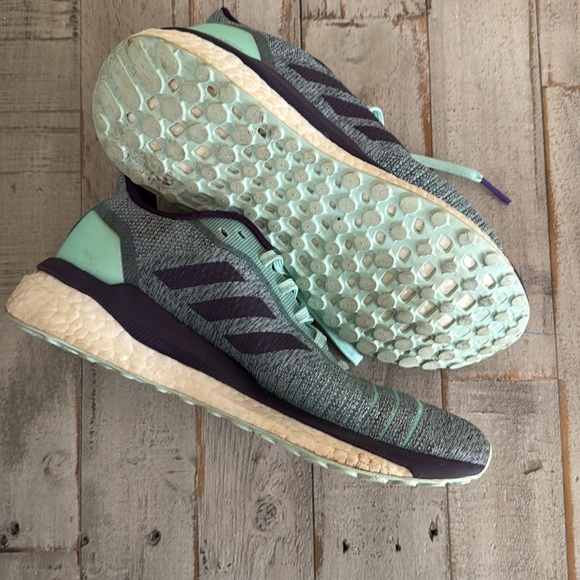 Sneakers - Picture 7 of 7